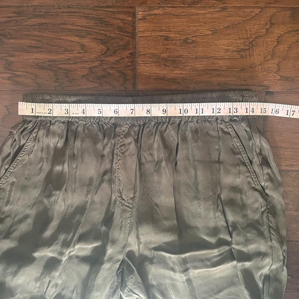 Johnny Was Violette Jogger Pants 
⭐️needs button sewn back on - Picture 9 of 10